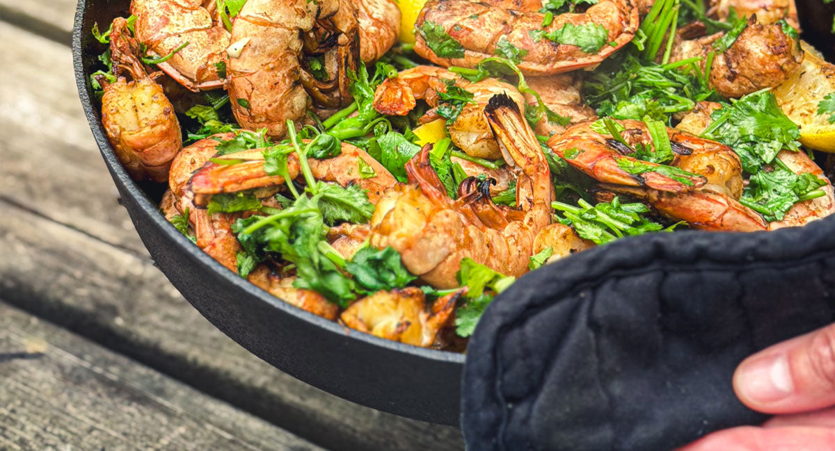 Crevettes grillées sur braises, citron et La pincée Épicée Nº10
