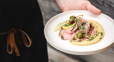 Vitello tonnato aromatisé à la sauge et au citron